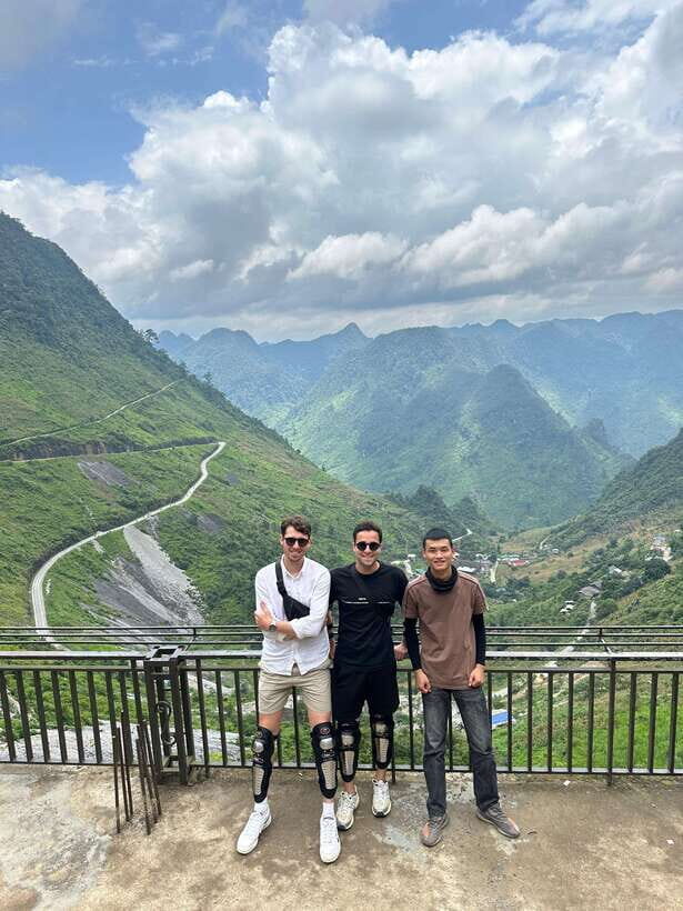1 Day Ha Giang Loop Tour by Motorbike with Easy Rider - Real - Lunch near the junction: what’s included and how to make it work for you