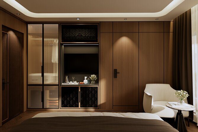 2 Day 1 Night Luxury Azura Cruise through Halong & Lan Ha Bay - Food and onboard fun: dining plus squid fishing and a cooking class