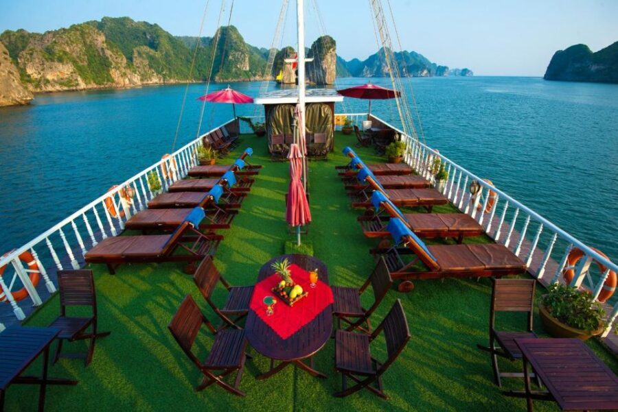 2-Day Royal Palace Ha Long Bay & Ti Top Island Cruise - Day 1 on Ha Long Bay: kayaking, the Ti Top choice, and sunset on deck