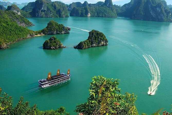 2 Days and 1 Night Halong Bay Luxury Genesis Regal Cruises - Your onboard cabin and meals: comfort that supports the schedule