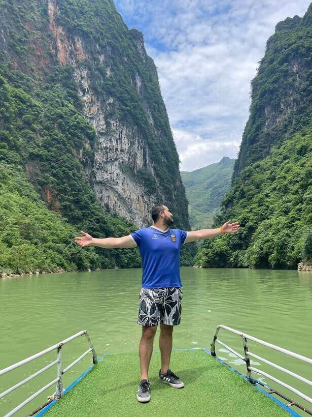 4-day Motorbike Ha Giang Loop Luxury Tour With Easy Rider - Day 1: Bac Sum Pass, Quan Ba Sky Gate, and Dong Van’s big history stop