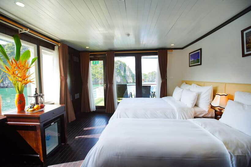 4-star Halong Paloma Cruise 2D1N Trip - Bai Tu Long Bay: why this route feels calmer