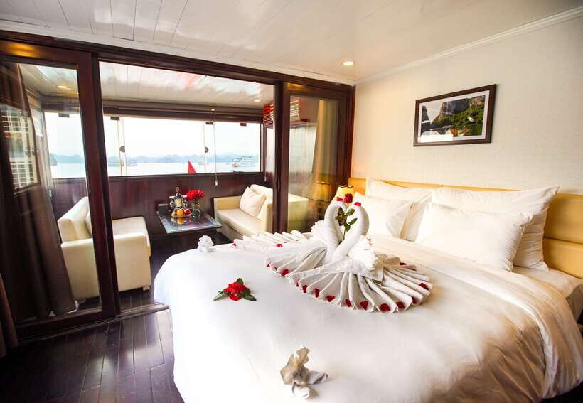 4-star Halong Paloma Cruise 2D1N Trip - Pearl farm lesson: how the cruise adds a real skill stop