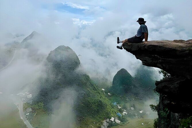 5 Day Ha Giang Loop and Cao Bang Discovery Tour - Day 2: Tham Ma Pass, Dong Van geopark, and Vietnam’s northern edge