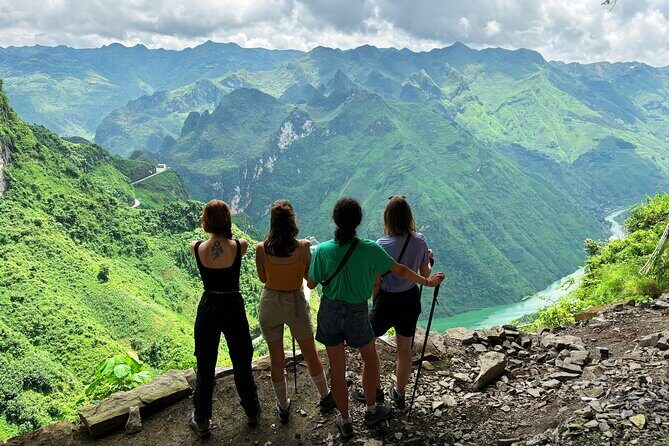 5 Day Ha Giang Loop and Cao Bang Discovery Tour - Day 4 in Cao Bằng: Four Great Passes vibes and Tay stone houses
