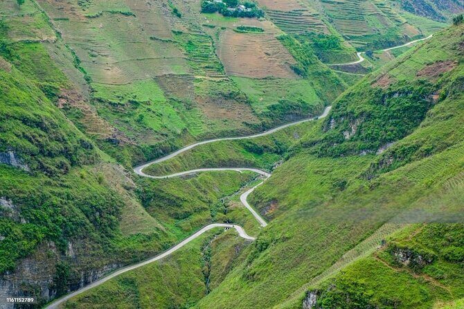 6 - 8 Day Vietnam Itinerary | Magnificent | Best 2026 Northern - Day 3 to Ha Giang: limousine bus, toilet-stop reality, and stilt-house village time