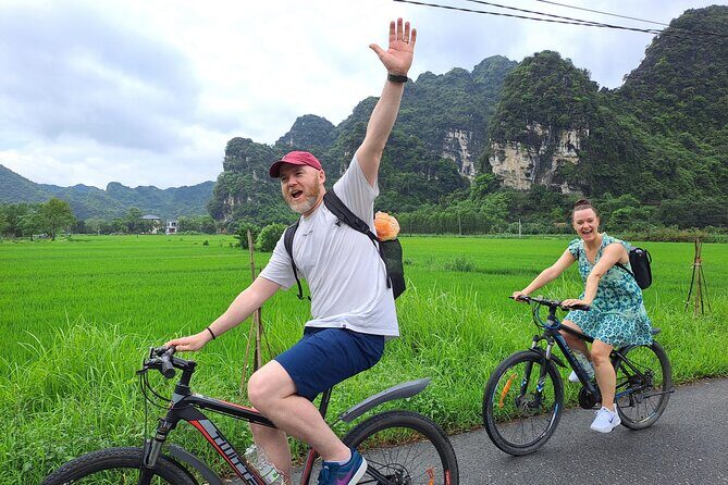 Amazing Ninh Binh Day Tour: Mua Cave - Tam Coc - Hoa Lu - First real stop: Mua Cave for the Tam Coc panorama