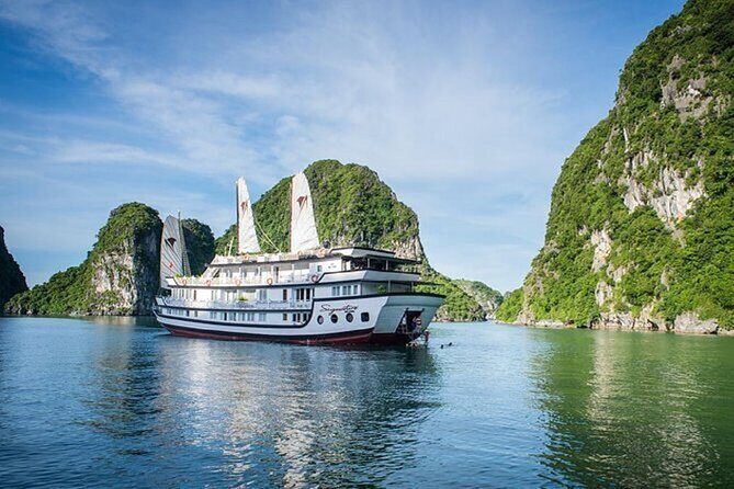 Bai Tu Long Bay 2 Day 1 Night Cruise - Getting to the boat: Hanoi pickup, ports, and the timing you should expect