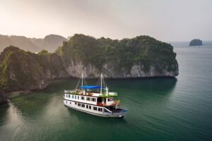 Best Lan Ha Bay Cat Ba Cruise 2 Days 1 Night Less touristy - Day 1: Cat Bà Island set-up, then Lan Ha Bay cruising time