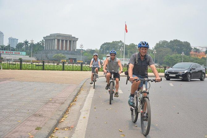 Bicycle Tours Hanoi: Half Day Hanoi City Bicycle Tours - West Lake stop: seeing Hanoi’s calm side without leaving the city center