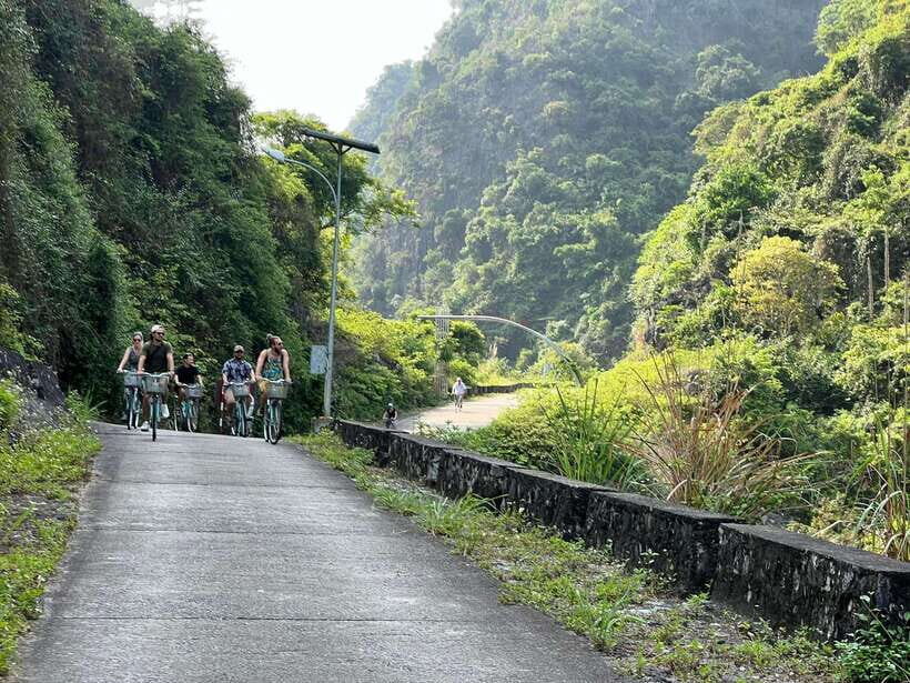 Cat Ba: Lan Ha, HaLong bay full day- biking, kayaking, lunch - Viet Hai by bike: rice fields, fishermen, and fish massage