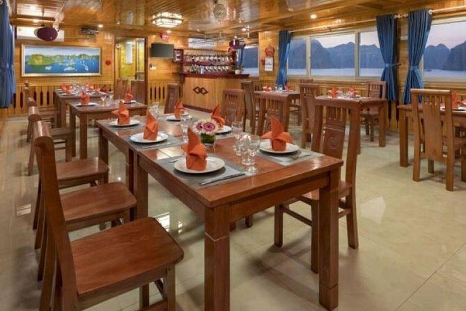 Catherine Cruise 2 Days/1 Night with 6 Star Cruise - Meals on board: what’s included and how to budget the rest