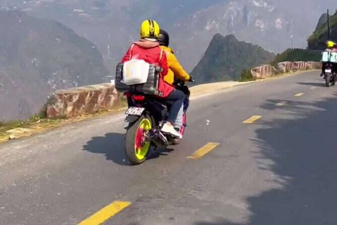 Cloud Dragon Skywalk and Silver Waterfall Tour From Sapa - How the English driver/guide makes the ride feel smarter