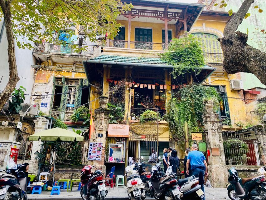 Coffee, History, and Architecture of the French Quarter - Key things I’d plan around