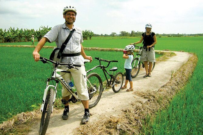 Day tours from Hanoi city (PRIVATE TOUR) - Stop 1: Hoa Lư temples of the Dinh & Le Dynasties
