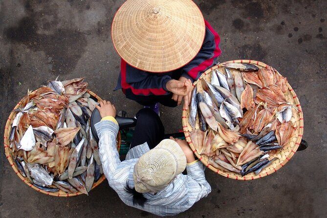 Eat Like a Local: Hanoi Street Food Adventure - Dong Xuan Market: where your hunger gets programmed