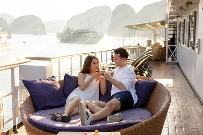 Emeraude Cruise 2 days 1 night Ha Long Bay Tour - Day 1 on the water: check-in, welcome drinks, and the first cruise hour