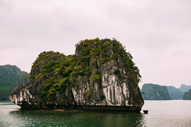 Excursion to Ha Long Bay with Titop Island and kayaking in Luon Cave - Food, the sunset snacks, and what’s included on board