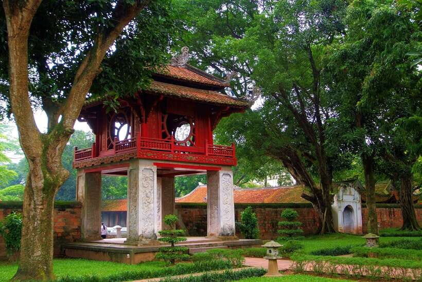 Explore Hanoi Old City By Cycling Tour With Small Groups - Start at 24 Hoi Vu street, then learn how to ride in Hanoi