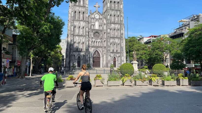 Explore Hanoi Old City By Cycling Tour With Small Groups - B-52 Lake and Ba Dinh Square: big history, good photo access
