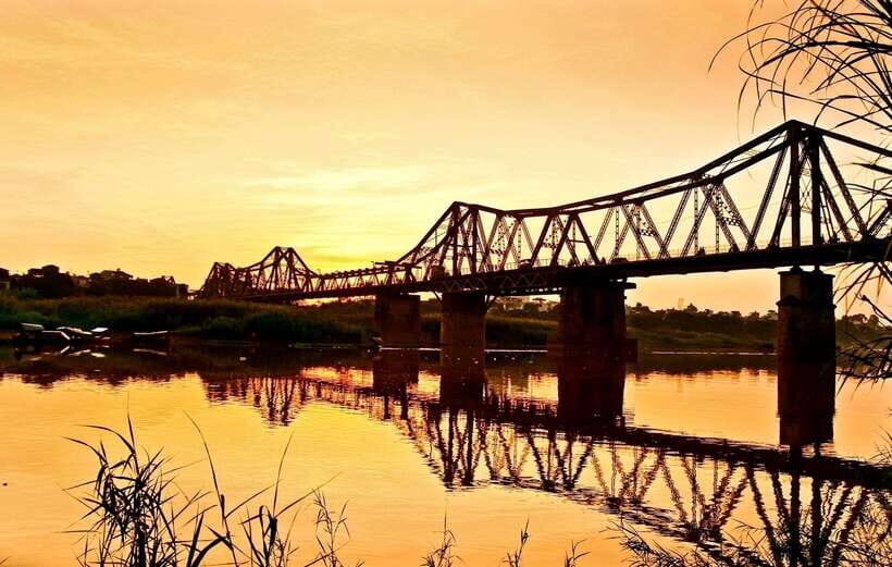 Explore Hanoi Old City By Cycling Tour With Small Groups - West Lake to Truc Bach: the calm you didn’t expect near the Old Quarter
