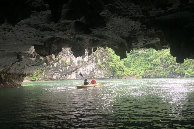 From Ha Noi/Cat Ba: Full-Day Cruise to Lan Ha bay - Ha Long Bay - After lunch: relaxing on deck and cruising eastern Lan Ha islets