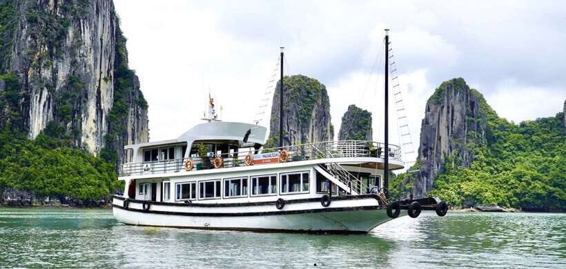 From Hanoi: 1 -Day Halong Bay Cruise With Big & Small Groups - Getting to Tuan Chau: The Shuttle Ride (and Why It Matters)
