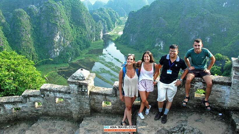 From Hanoi: 1-Day Ninh Binh Highlights Tour with Lunch - Trang An or Tam Coc by boat: peaceful scenery with a clear rule