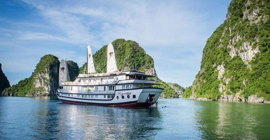From Hanoi: 2-Day Bai Tu Long Bay Luxury Cruise with Jacuzzi - Day 1 from Hanoi: a smooth handoff to the bay