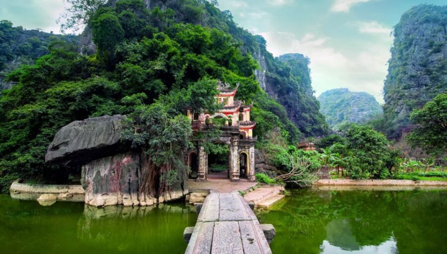 From Hanoi: 2-Day Ninh Binh Tour with Accommodation & Meals - Thung Nham Bird Valley: why a boat ride hits different