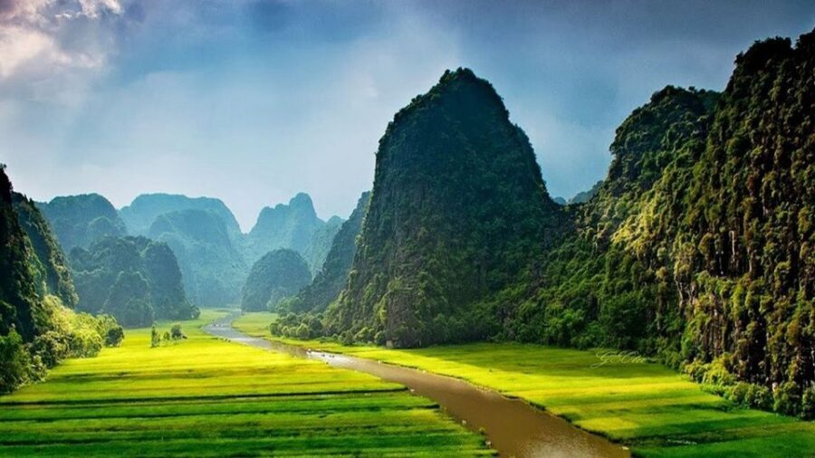 From Hanoi: 2-Day Ninh Binh Tour with Ha Long Bay Cruise - Should you book this 2-Day Ninh Binh + Halong Bay tour?