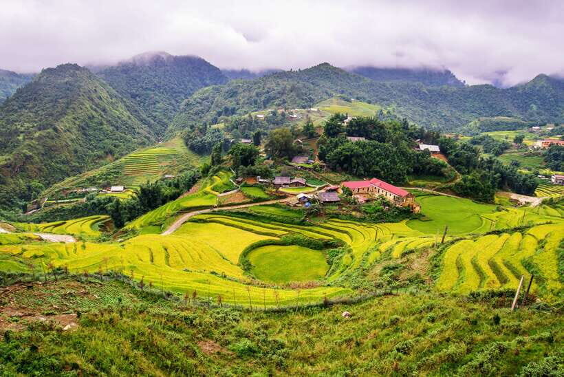 From Hanoi: 2-Day Sapa Trek Tour - Luxury Limousine Transfer - Quick hits: what makes this Sapa tour work