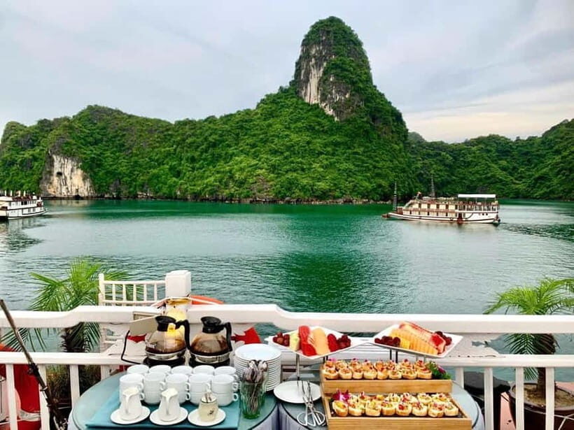 From Hanoi : 4-day Ninh Binh-Halong Bay Cruise with Balcony - Múa Cave climb: the viewpoint that turns the day into a memory