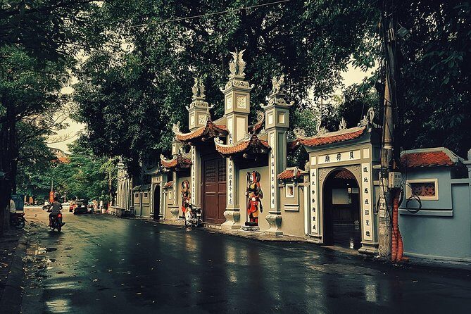 From Hanoi: Full-Day City Tour with Hoa Lo Prison |Optional Lunch - Getting around: air-conditioned comfort and a tight day flow