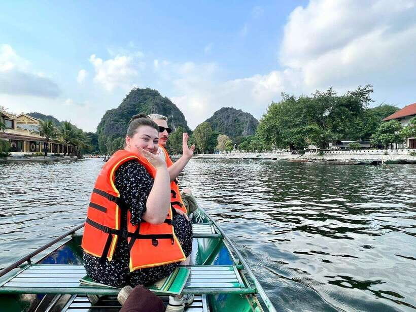 From Hanoi: Full-Day Ninh Binh Highlights Small Group Tour - Guides and Drivers: The Small Things That Make the Day Better