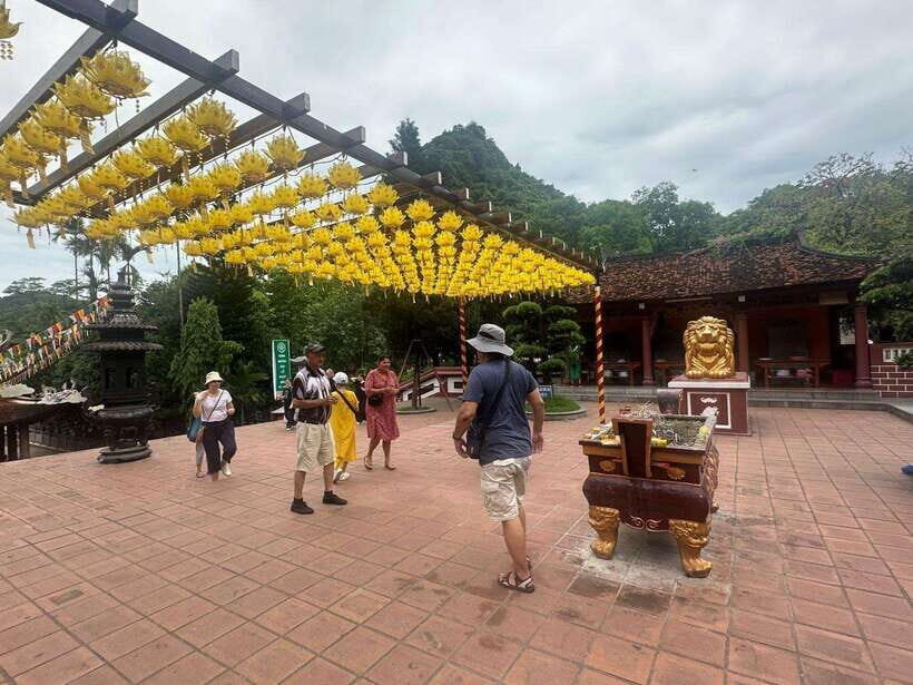 From Hanoi: Full-Day Perfume Pagoda Group Tour with Lunch - Leaving Hanoi Old Quarter: the 7:45 start that pays off