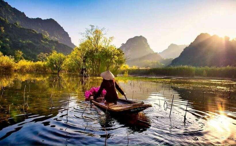 From Hanoi: Full-Day Perfume Pagoda Group Tour with Lunch - Yen Wharf and the bamboo boat ride: slow time on the water
