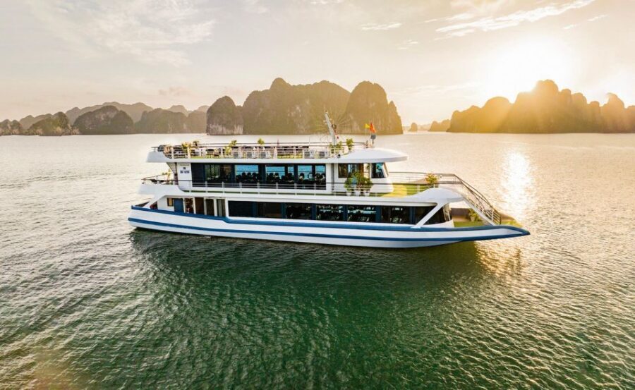 From Hanoi: Ha Long Bay 5-star Day Cruise with Buffet Lunch - Group energy and pacing: what you should be ready for