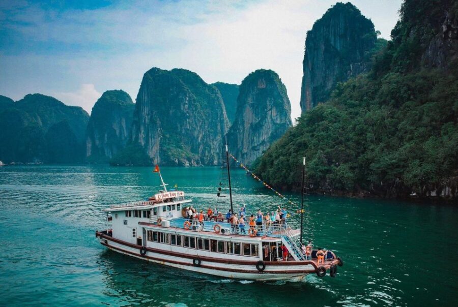 From Hanoi: Halong Bay Day Trip with Lunch and Transfers - Kayaking or bamboo boating in a mountain lagoon