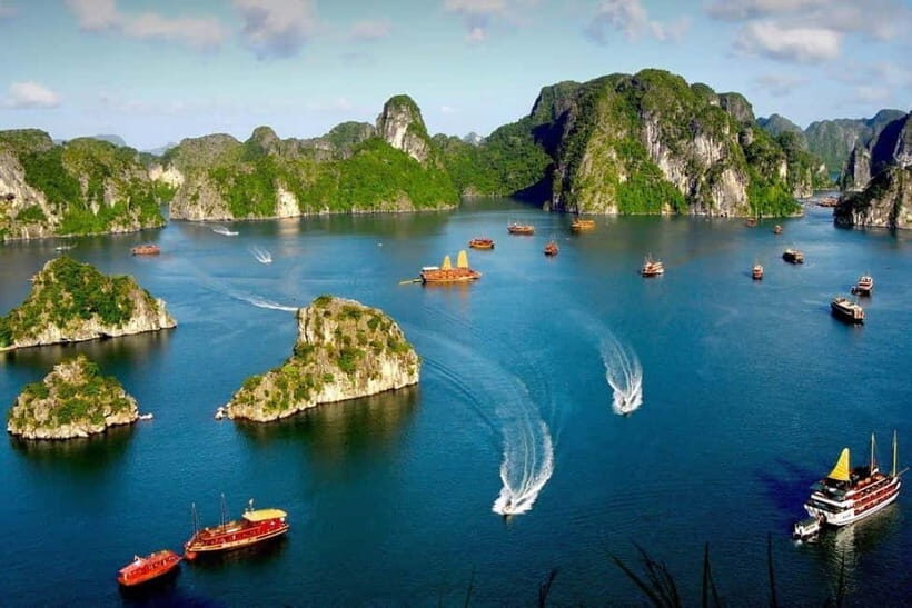 From Hanoi: Halong bay Luxury tour on 5 star cruise - Luon Cave by kayak or bamboo boat: slower water, better photos