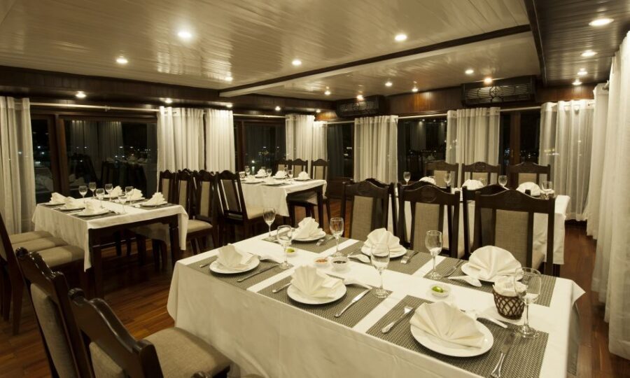 From Hanoi: Halong Explorer 3-Day Deluxe Cruise - Crowds, Kayaking Traffic, and How to Get the Best Version of Day 1 and Day 2