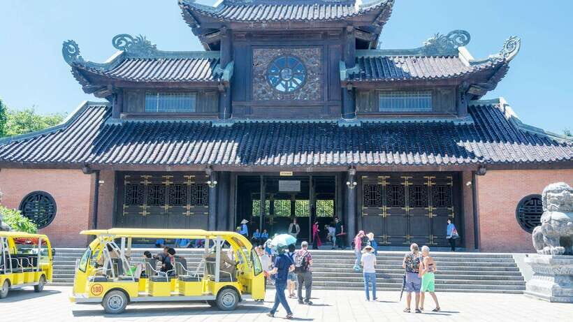 From Hanoi: Hoa Lu/Bai Dinh-Tam Coc/Trang An-Mua Cave Tours - Mua Cave and Ngoa Long Mountain: The Stair Climb With the Best Reward