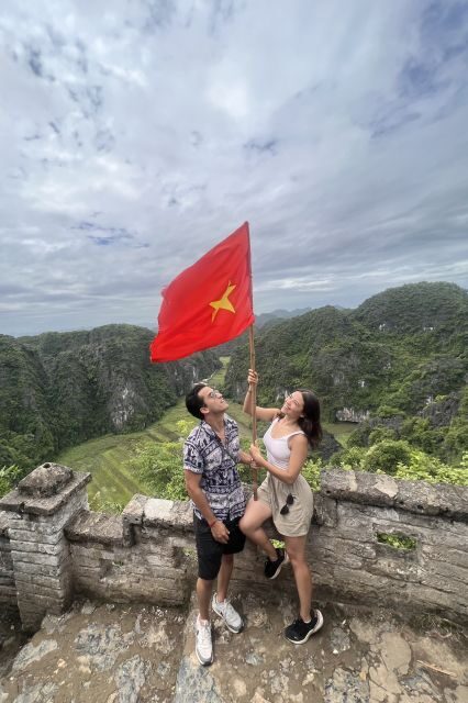 From Hanoi: Hoa Lu, Mua Cave and Tam Coc Full-Day Trip - Tourist Pressure and Photo Upsells: How to Stay in Control