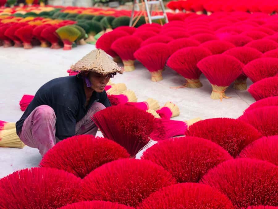 From Hanoi: Incense Village, Conical Hat and HaThai Art Tour - Two ways to do it: half day crafts or full day with lacquer and lunch