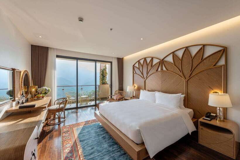 From Hanoi: Premium 2-Day Sapa Adventure with DCAR Limousine - Hiking distances, comfort level, and how weather changes everything