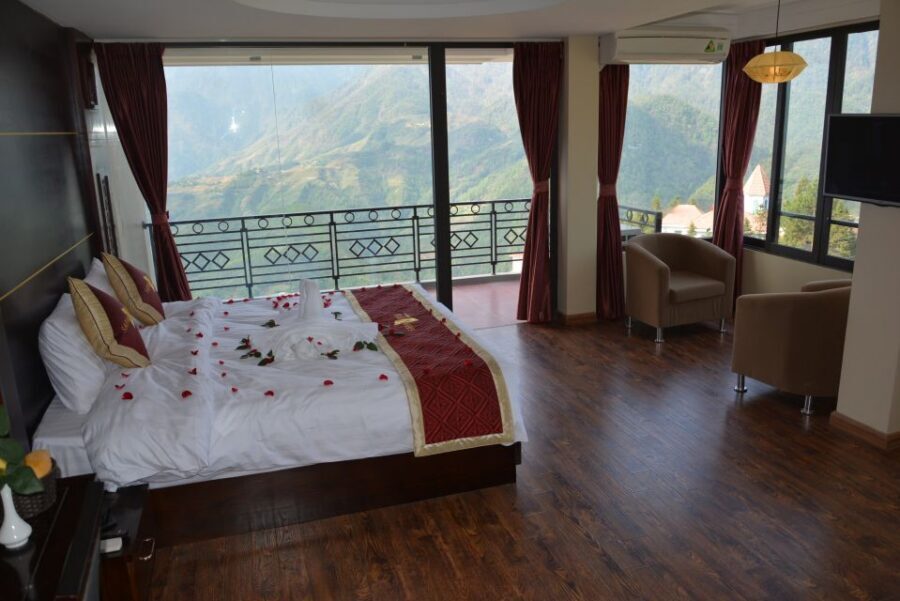 From Hanoi: Sapa 3-Day Medium Trek and Limousine Trip - Day 3 to Giang Ta Chai (Red Zao): terraces, bamboo, a waterfall stop