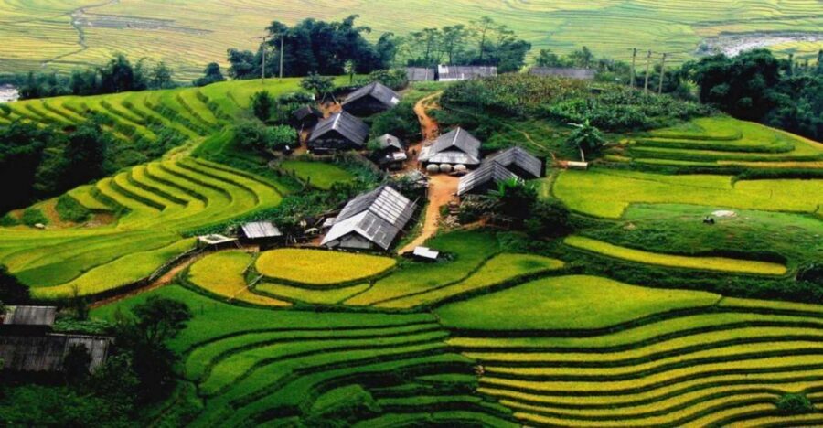 From Hanoi: Sapa 3-Day Medium Trek and Limousine Trip - Sin Chai (Black Hmong) on Day 1: a short trek that gets you out of town