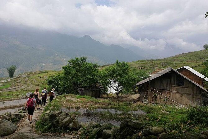 From Hanoi: Sapa Real Experience 2-Day 1 Night at Ethnic Homestay - Sa Pa town time: a short break before you hit the trails