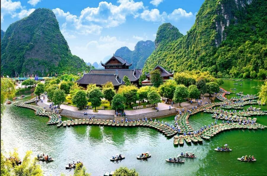 From Hanoi: Trang An eco-tourism - Hoa Lu ancient & Mua Cave - Trang An eco-tourism: boat through cave mouths and limestone walls