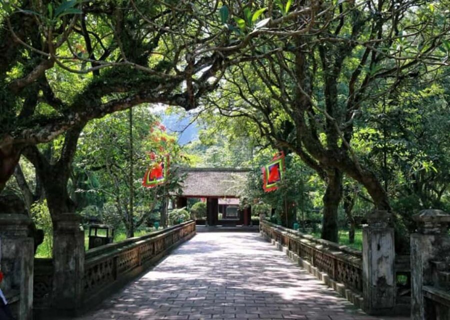 From Hanoi: Trang An eco-tourism - Hoa Lu ancient & Mua Cave - Lunch and the in-between stretches that shape your day